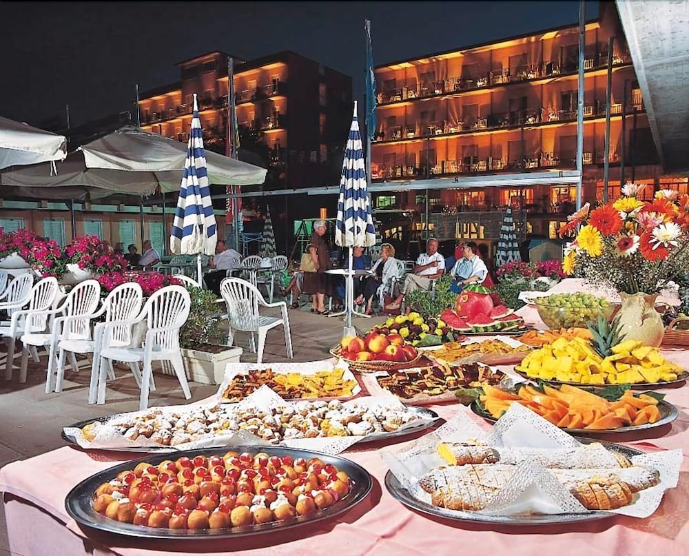 Hotel Mayflower Milano Marittima Esterno foto