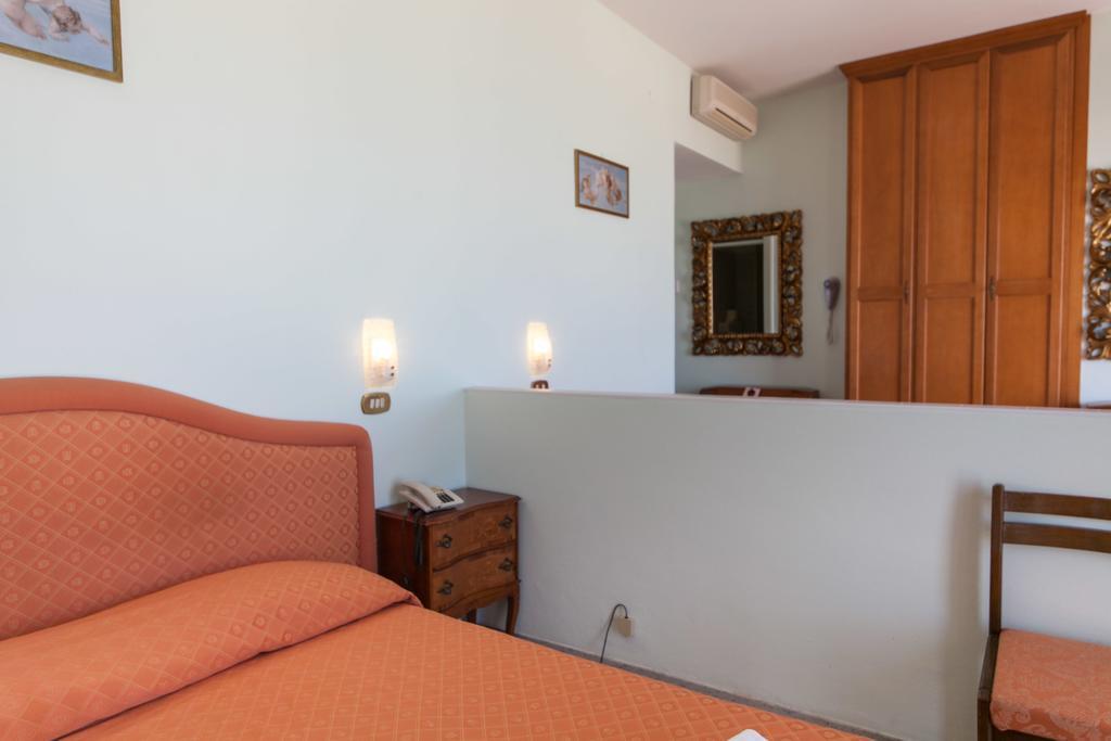 Hotel Mayflower Milano Marittima Camera foto