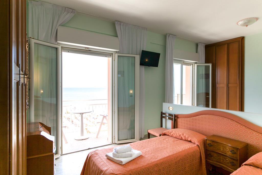 Hotel Mayflower Milano Marittima Camera foto